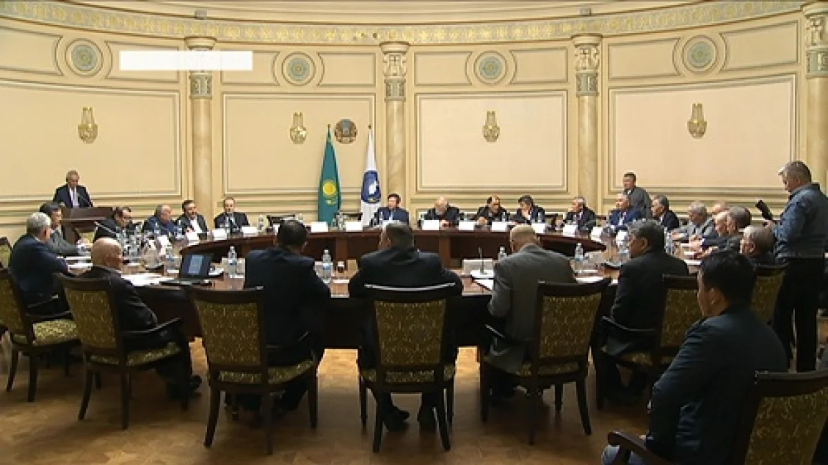 Алматылық тіл білімінің мамандары латын қарпіне көшудің қыр-сырын онлайн режимде түсіндіреді