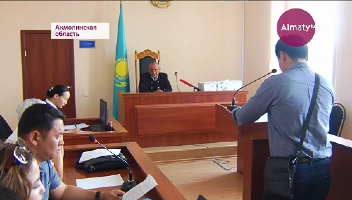 Ақмола ауылындағы сотта Өмірбек Жампозовтың ісі қаралды