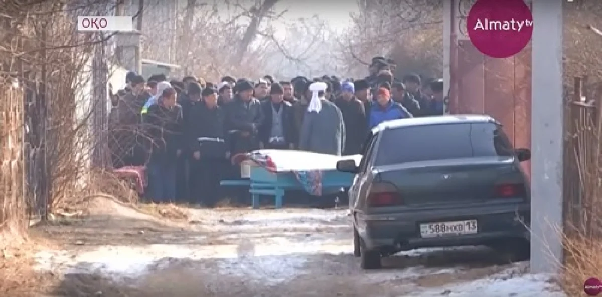 В Шымкенте восьмиклассник повесился в сарае
