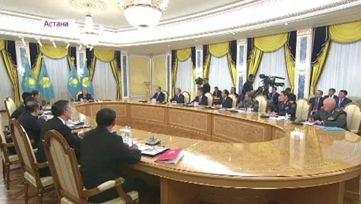 Парламент принял закон о пожизненном статусе Назарбаева в Совбезе 