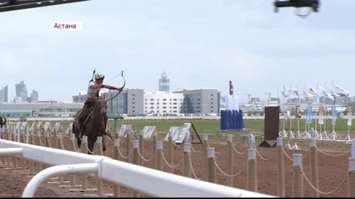 Массовые мероприятия прошли в День Конституции в Астане