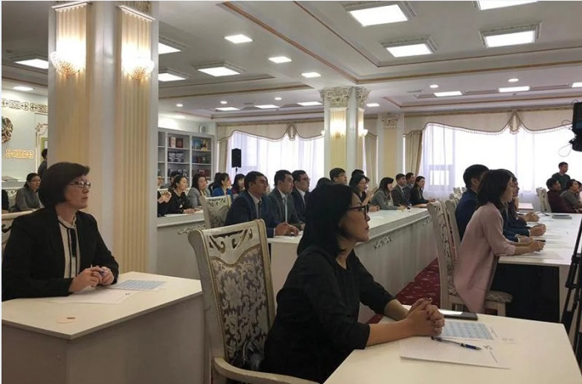1,5 млн қазақстандық латын әліпбиінде диктант жазды