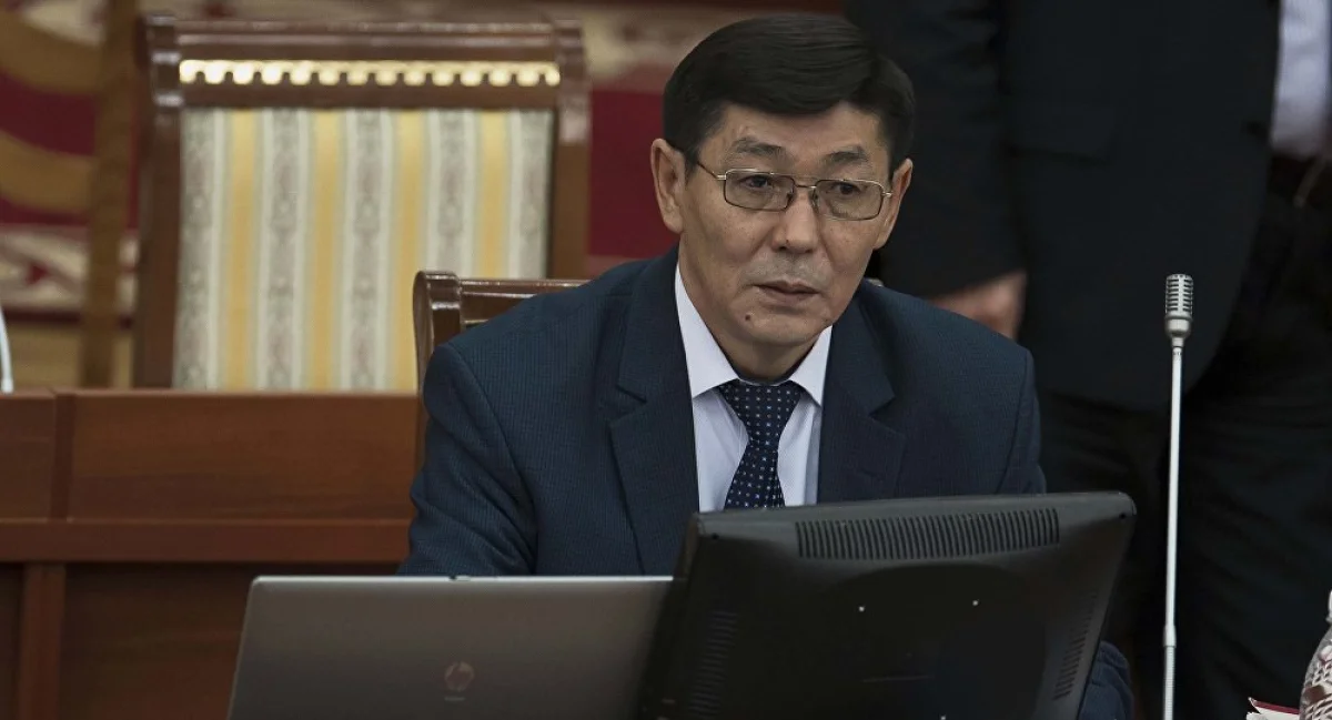 Тойға бара жатқан шенеунік жол апатынан көз жұмды: көлікте отбасы да болған