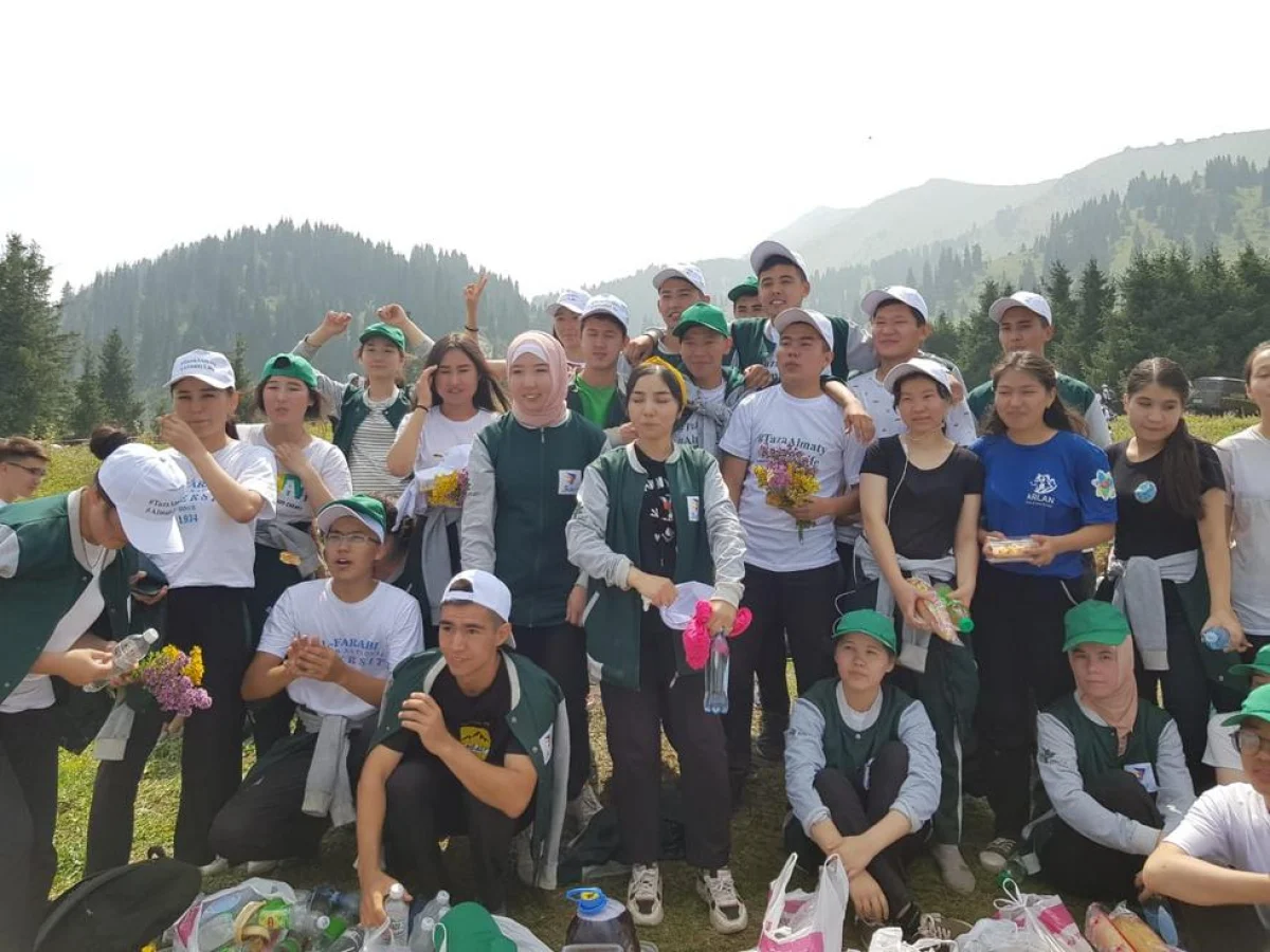 Көкжайлауда #TazaAlmaty экологиялық акциясы аясында 300 қап қоқыс жиналды