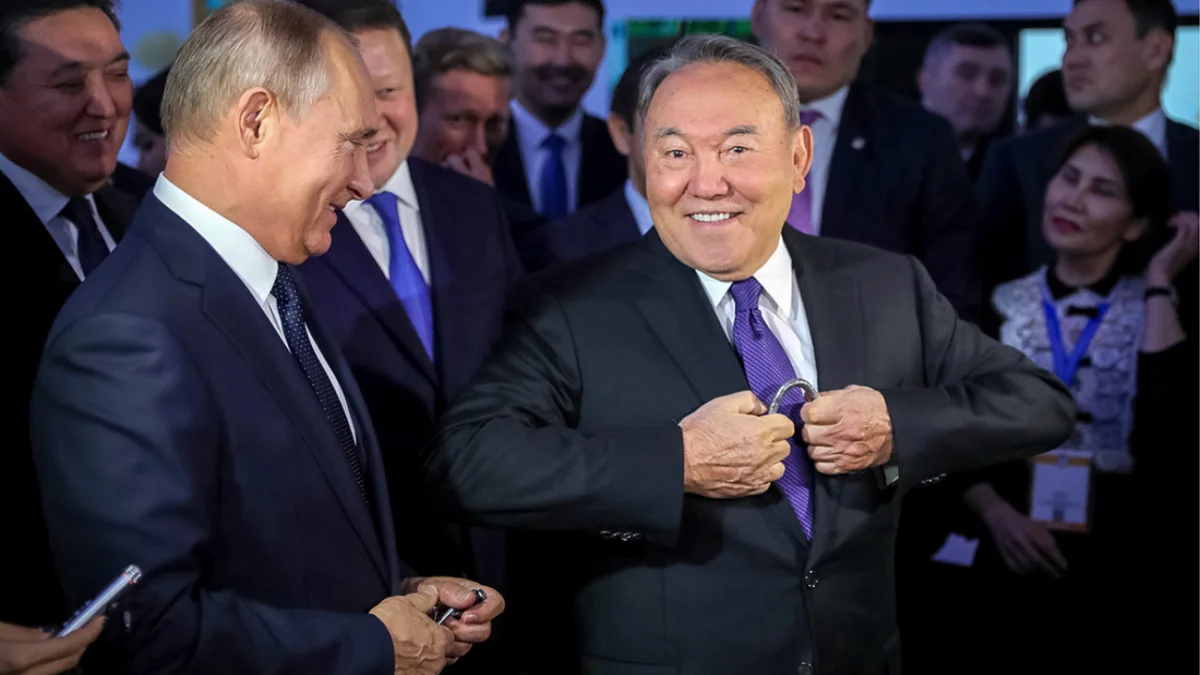 Владимир Путин ракеталық кешенді Нұрсұлтан Назарбаевтың құрметіне атауды ұсынды