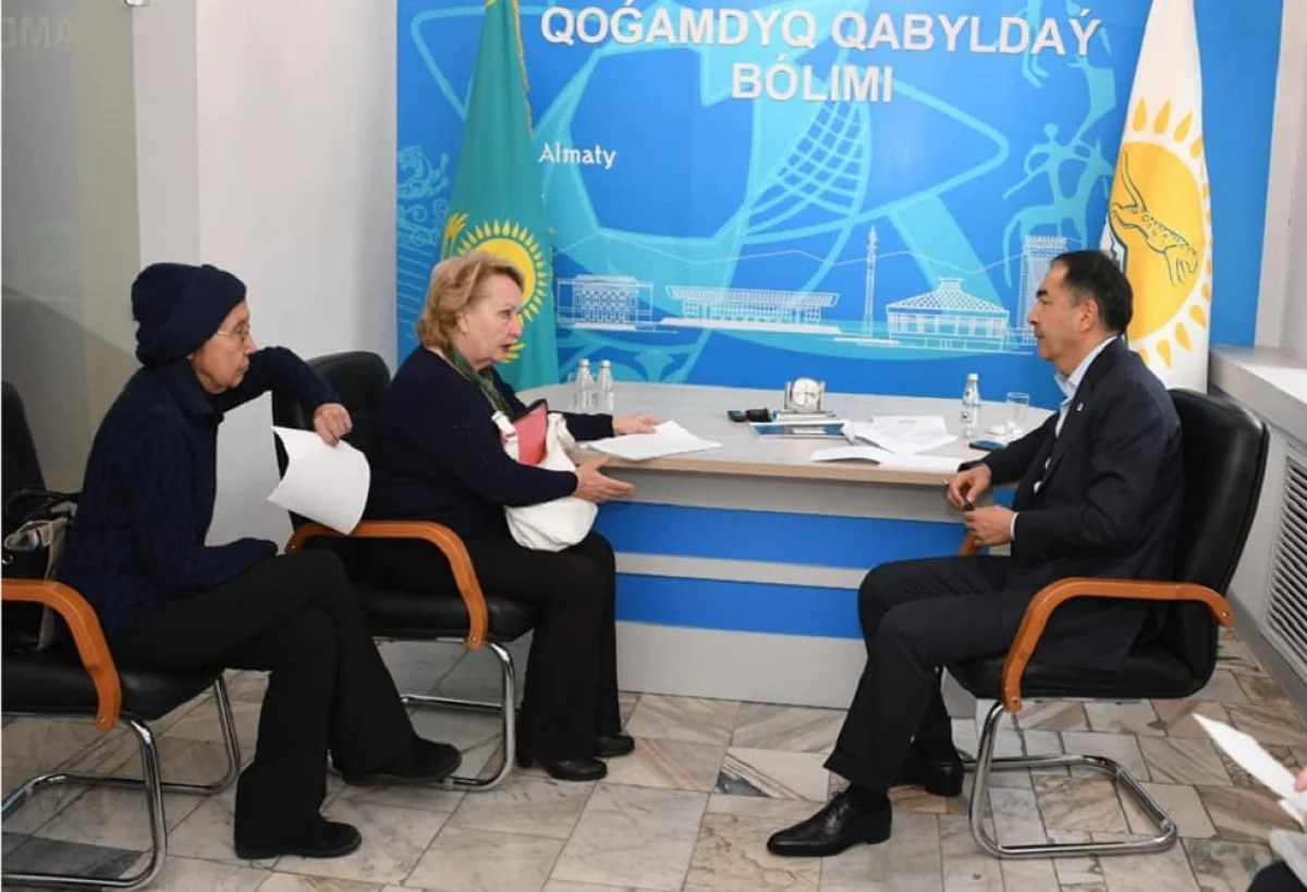 Алматы әкімі Nur Otan партиясында қала тұрғындарын қабылдады 