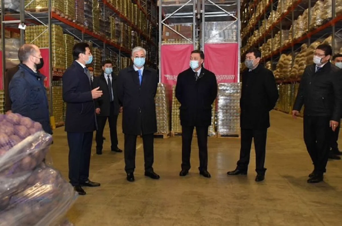 Ел Президенті елорда мен өңірлерге азық-түлік жеткізетін көлік-логистикалық орталықтың жұмысымен танысты
