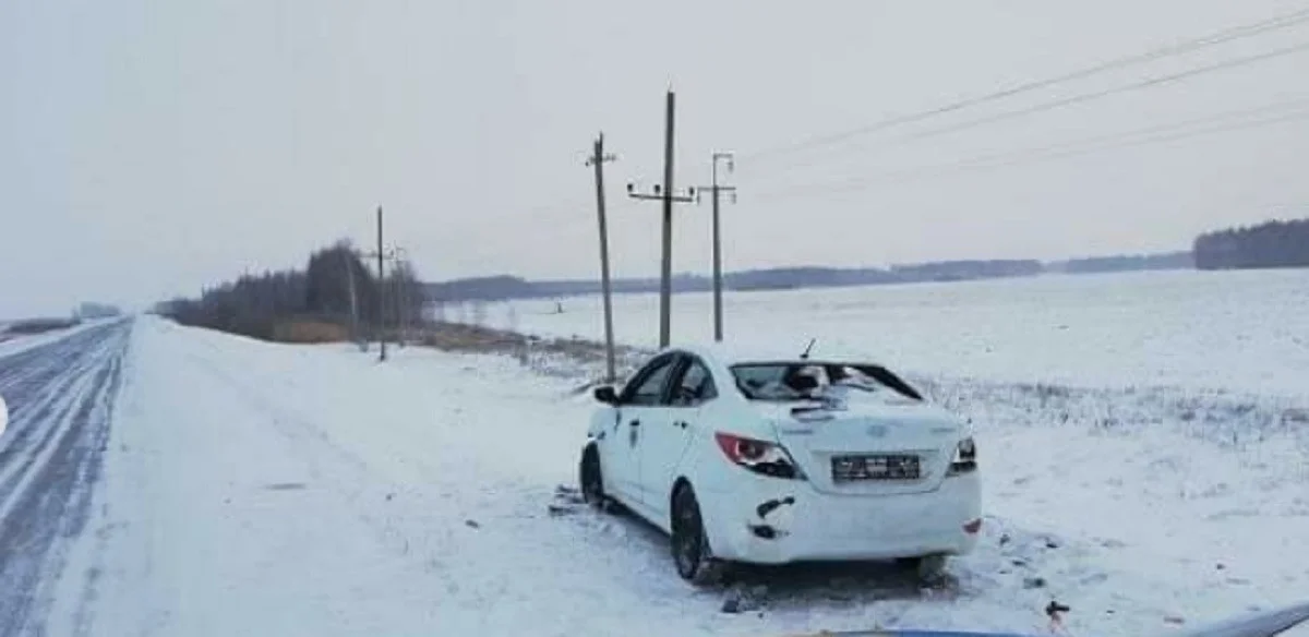 Автомобиль чиновников обстреляли на трассе в СКО