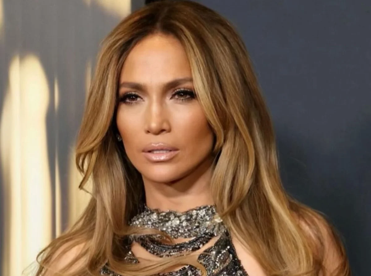 instagram.com/jlo