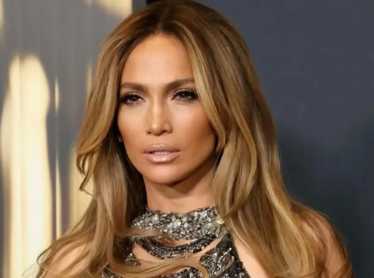 instagram.com/jlo