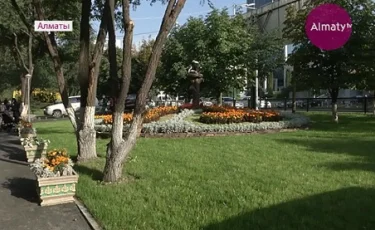 В Алматы на 47 участках реконструируют тротуары 