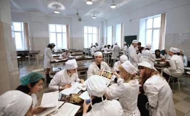 Студентов медвуза отчислили за попытку купить ответы на тесты в Алматы