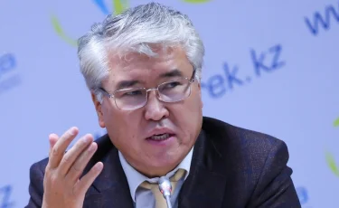 Мухамедиулы высказался о конфликте солиста "Дос-Мукасана" и сотрудницы "Эйр Астана"