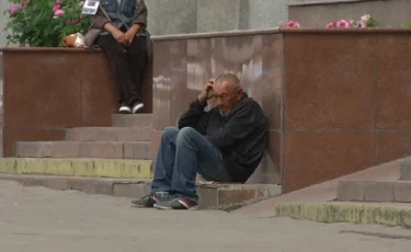 Полицейские и соцработники выявляют бездомных в Алматы
