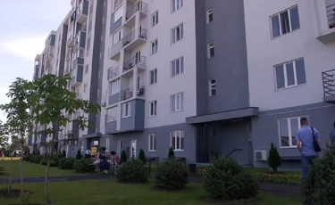 "Бақытты отбасы": более 50 многодетных семей получили квартиры в Алматы