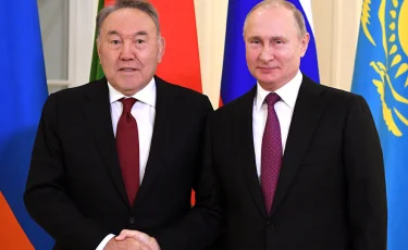 Путин поздравил Назарбаева с днем рождения  