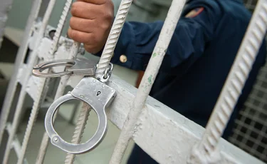 Избиение психолога в Алматы: подозреваемый задержан