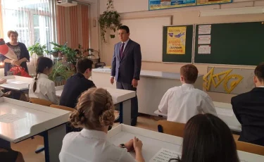 Министр энергетики РК навестил родную школу