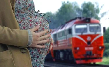 Девочку родила пассажирка в поезде Актобе - Алматы