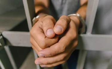 Отец до смерти избил свою дочь в алматинском отеле: избрана мера пресечения 