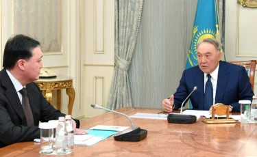 Нурсултан Назарбаев встретился с Аскаром Маминым
