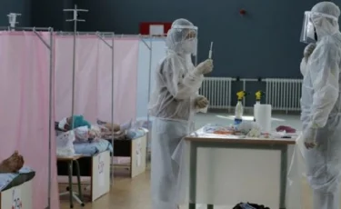Больницы переполнены, кризис в стране, у людей паника: в Кыргызстане зафиксирован резкий скачок заражения COVID-19 