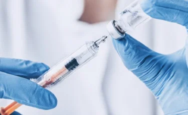 Более 9 000 в сутки: в Алматы растет число жителей, вакцинировавшихся от COVID-19