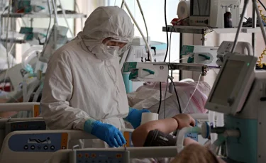 Врачи Алматы спасли пациента со 100%-ным поражением легких при COVID-19