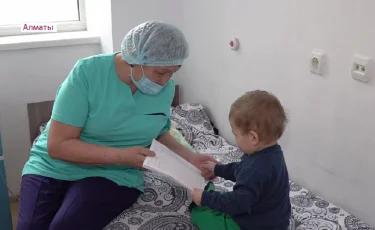 Несколько месяцев лежал в больнице: нашлась бабушка двухлетнего ребенка 