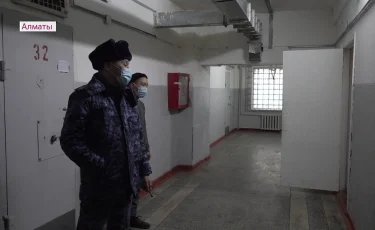 Более 300 участников январских событий выпустили из следственного изолятора в Алматы