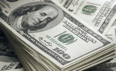 За сколько продают доллары в обменниках Алматы 5 августа