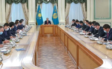Глава государства провел совещание с акимами