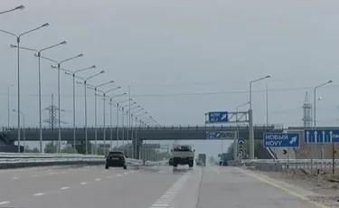 Четыре тысячи километров новых дорог обещают построить в следующем году