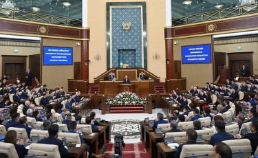 В Астане прошла 1-я сессия Парламента VIII созыва 