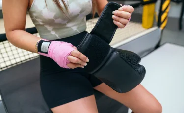 Ангелина Лукас выиграла бой c нокдауном за титул чемпионки мира