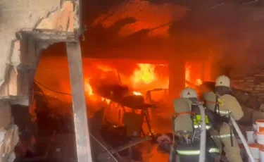 По повышенному рангу: в Алматы тушат пожар