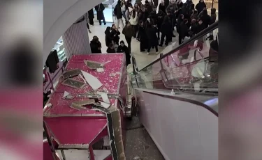 Не выдержала конструкция: в торговом центре Экибастуза обрушился потолок