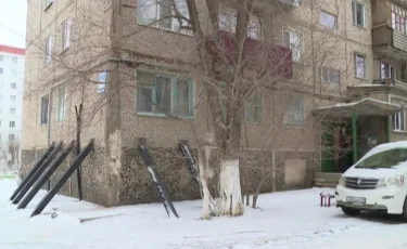 Аварийное жилье: в Жезказгане жители боятся остаться под завалами собственного дома