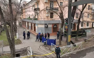 Өртті қасақана қойғаны анық: Алматыда хостелде болған өртке қатысты сот жалғасып жатыр