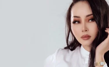 Не надо брать с меня пример: Баян Алагузова опубликовала новый пост в соцсети
