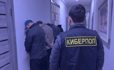 Алматы облысында 600 млн теңгеге алаяқтық жасаған дропперлер тобы ұсталды