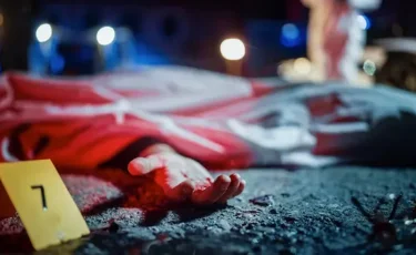 Шымкентте зейнеткерді ұрып, терезеден лақтырып жіберген