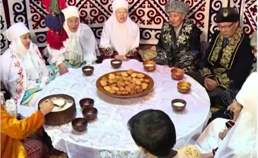 Как рамен, но по-казахски: реакция японца на наурыз коже