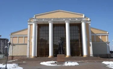 Держится на честном слове: в Шымкенте обветшало здание и оборудование драматического театра