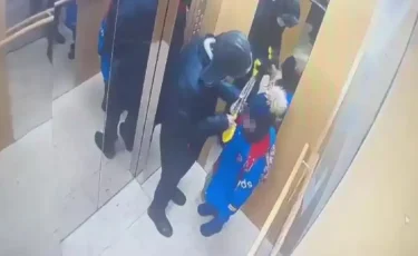 Все очень сложно: появились новые подробности о подростке, напавшем с ножом в лифте на ребенка
