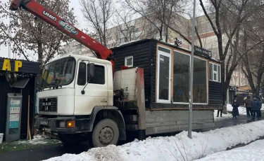 Алматыда 302 заңсыз дүңгіршек сүрілді: қала тұрғындары жұмысты қалай бағалап жатыр
