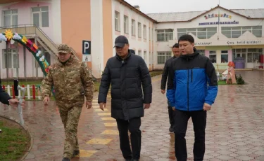 Ербол Карашукеев посетил районы, где произошло землетрясение