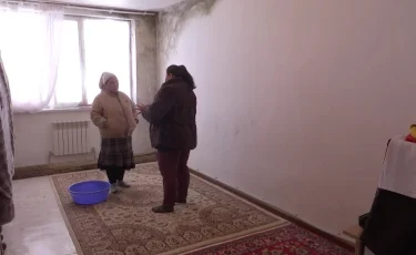 Сапасыз үйді неге қабылдайды:  Маңғыстау облысының тұрғындары бүлінген баспананың былығын айтты