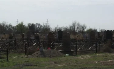 Өлгендердің алтын тісін ұрлаған: қабір қазушылар ұсталды