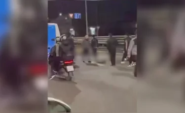 Мотоцикл тізгіндеген тұрғын жұмысшыларды қағып, екі адам көз жұмды